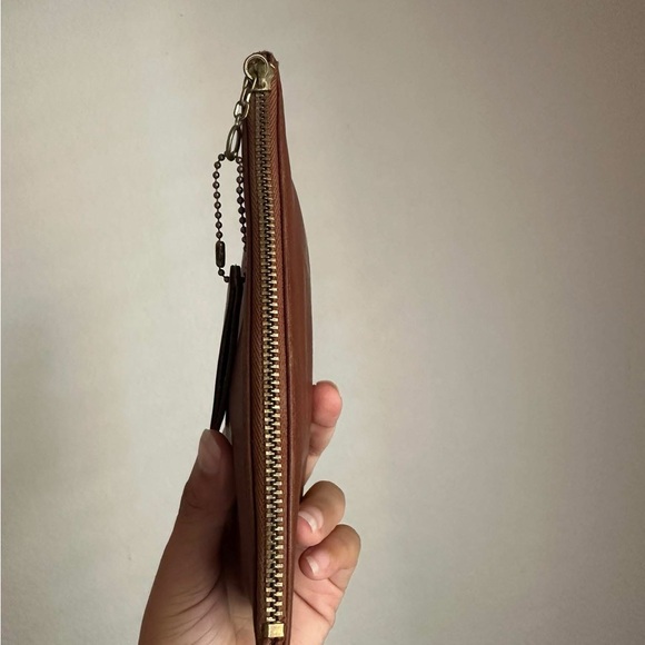 Coach Case 7170 British Tan - Picture 7 of 10